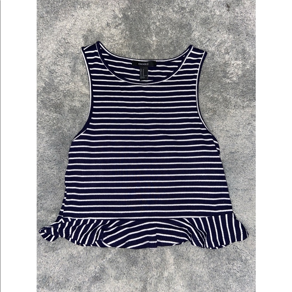 Black and white ribbed crop top